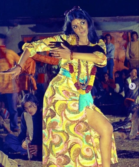 Zeenat Aman as Jasbir in Hare Rama Hare Krishna (1971), iconic hippie look.
