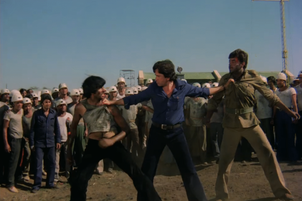 Shatrughan Sinha and Amitabh Bachchan clash in a powerful fight scene from Kaala Patthar