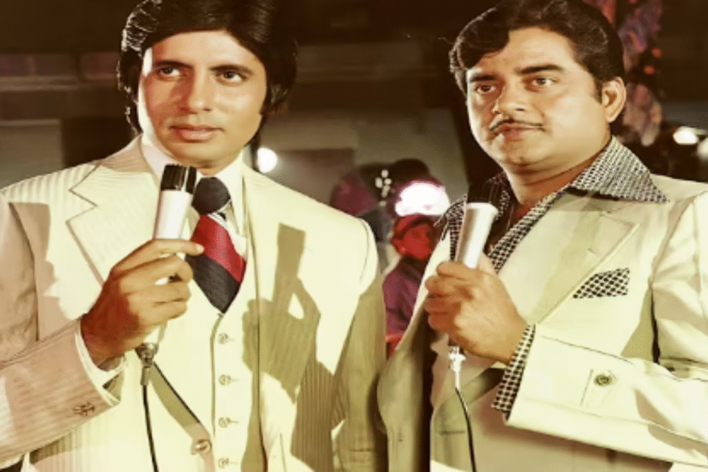 Amitabh Bachchan and Shatrughan Sinha sharing screen space as friends in Dostana